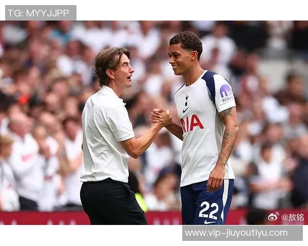 水晶宫即将以3500万签下布伦南约翰逊注册时间紧迫引发关注