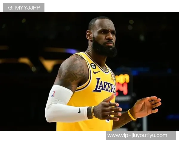 老詹与年轻球星们携手入选全明星展现KlutchSports强大实力